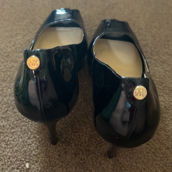 designer, Micheal kors high heels barely worn - Picture 3 of 4